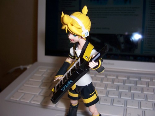 Picture 15 in [Kagamine Rin and Len Figmas]